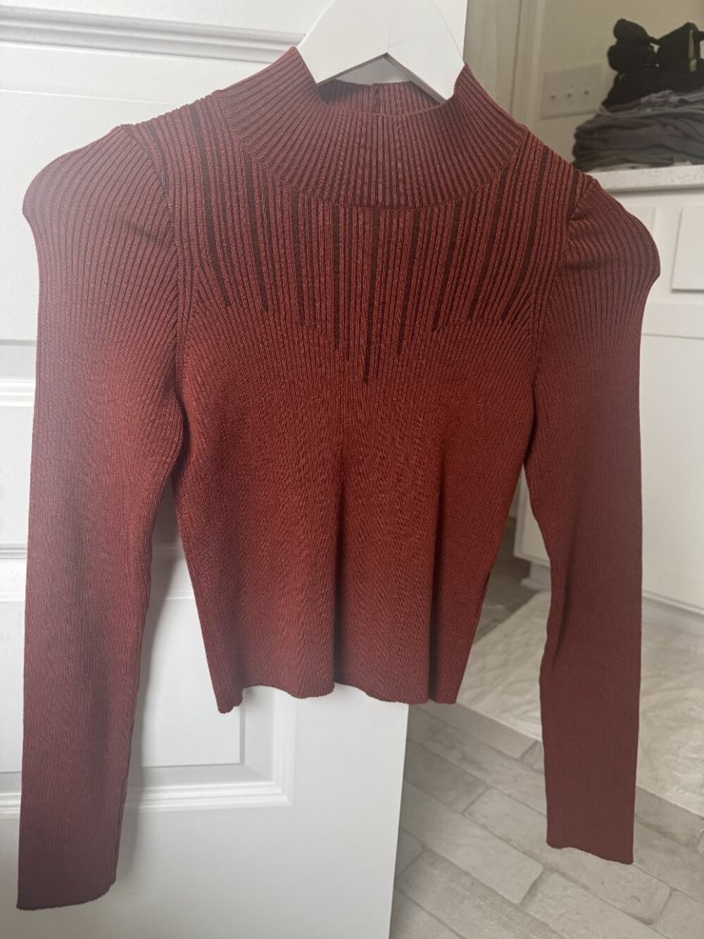 By Anthropologie Rust Ribbed Mock Neck Top XXS Fitted Chevron Puff Shoulder